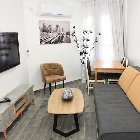 Rina Vacation Apartment Tiberias Buitenkant foto